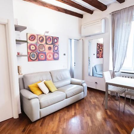 Cosy And Bright Flat In The Heart Of Porta Venezia Apartment Milan Bagian luar foto
